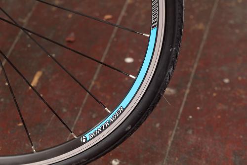 trek 1.2 tire clearance